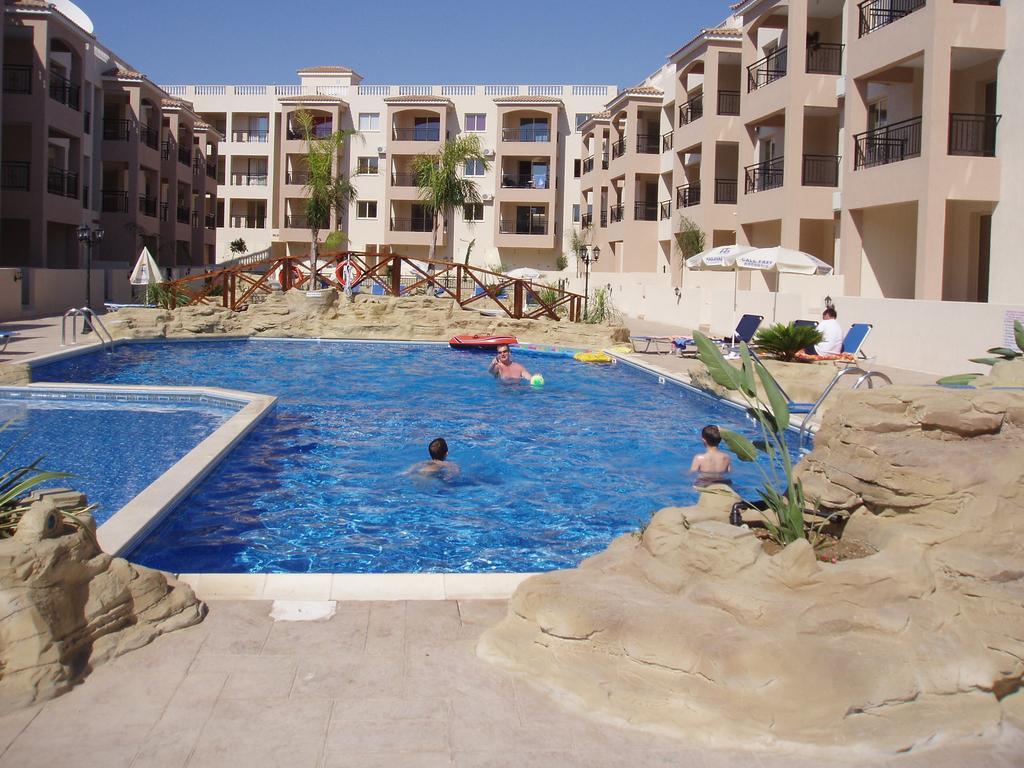 Royal Seacrest Apartments Aphrodite Hills Kültér fotó